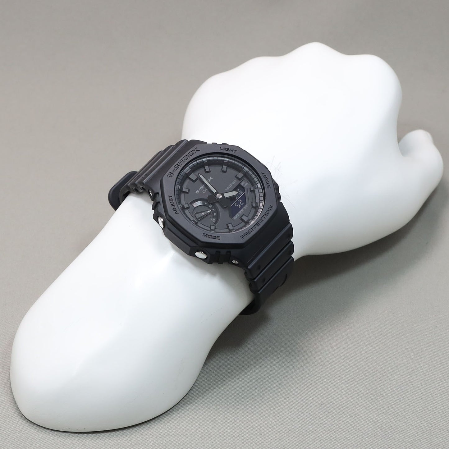 【CASIO】G-SHOCK カーボンコアガード / GA-2100-1A1JF