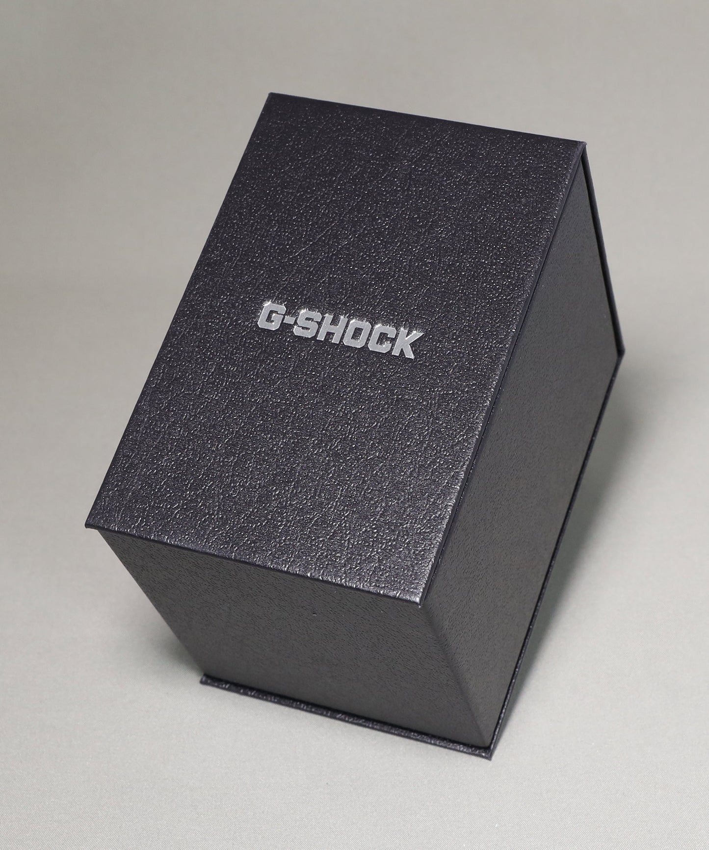 【CASIO】G-SHOCK 5600シリーズ / メタルベゼル / GM-5600U-1JF