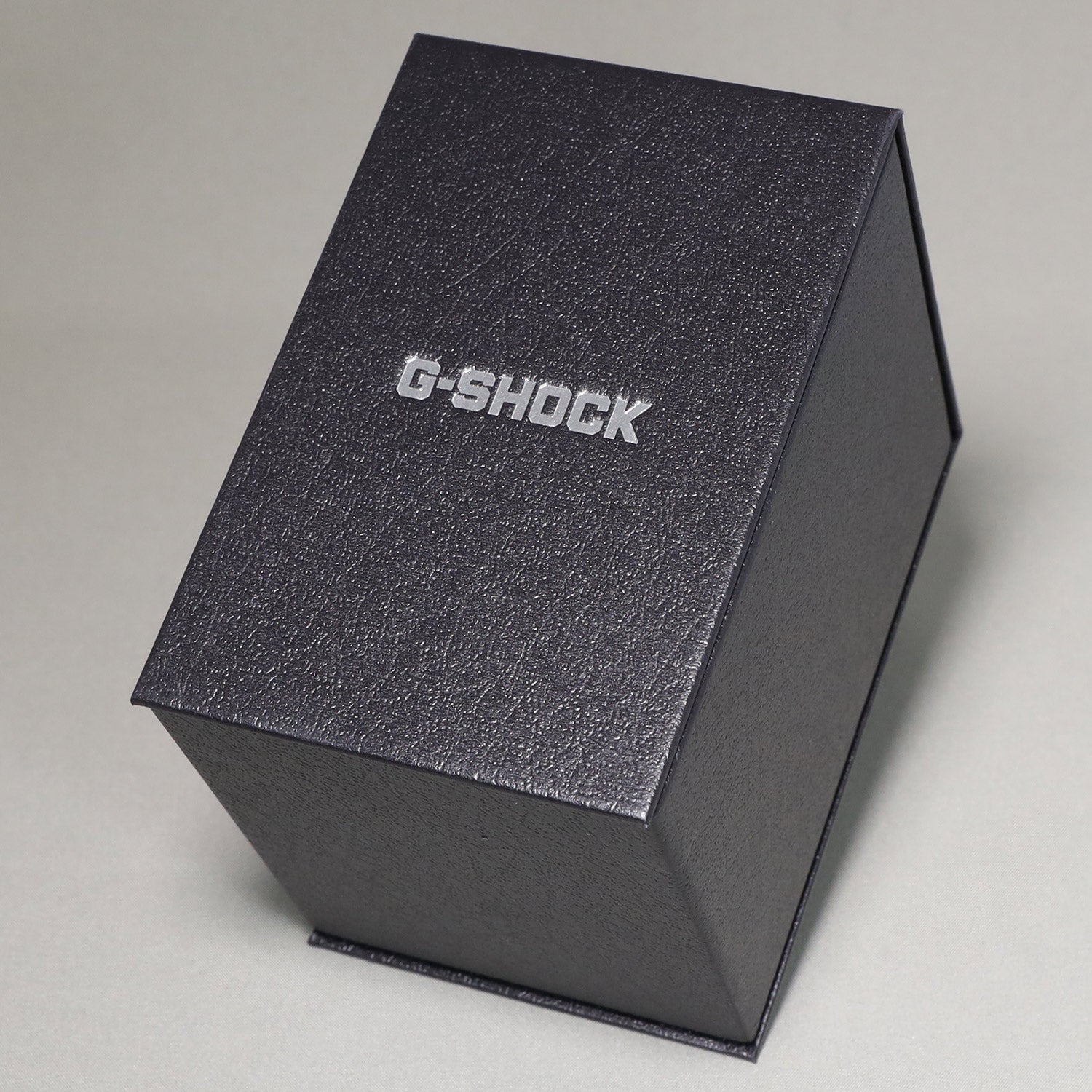 CASIO】G-SHOCK メタルベゼル / オクタゴンベゼル / GM-2100-1AJF